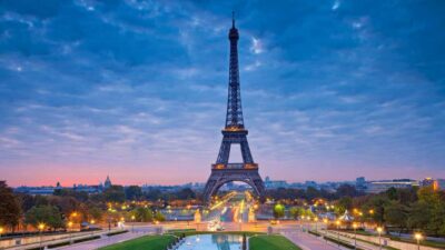 Best of Paris: Private Walking Tour with Local - Private and customizable: how you get more than a highlights tour