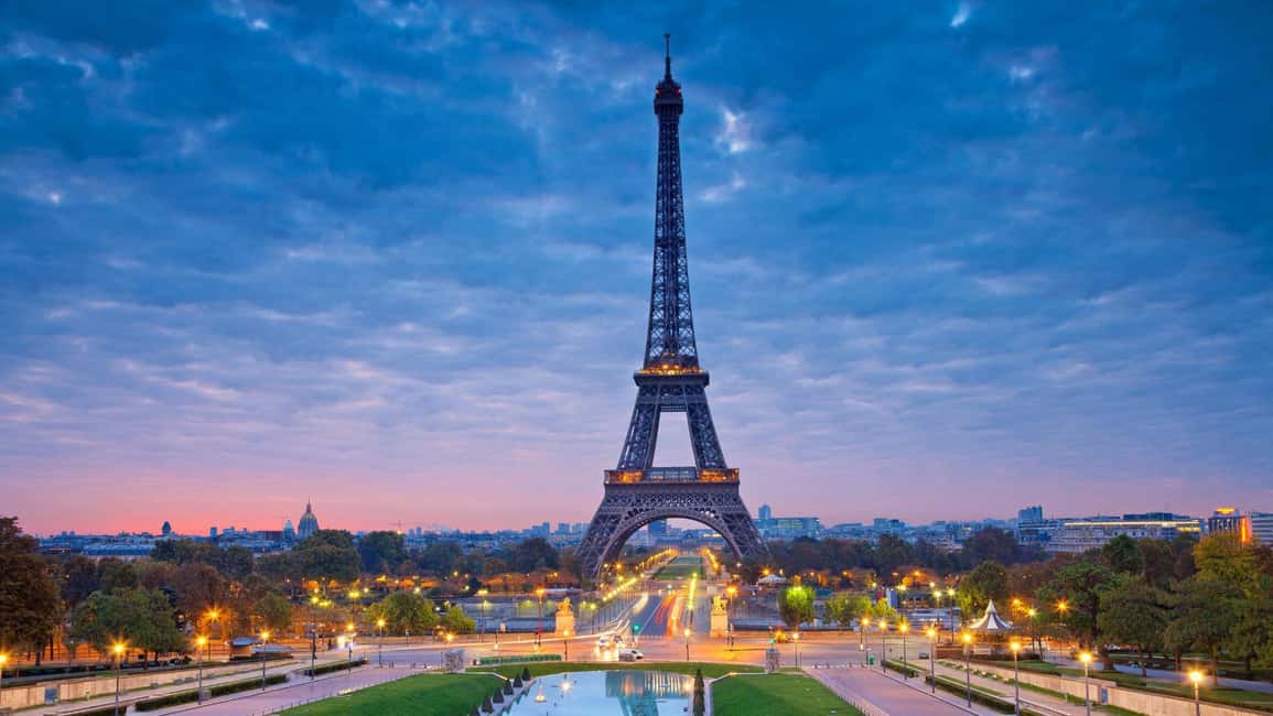 Best of Paris: Private Walking Tour with Local - Private and customizable: how you get more than a highlights tour