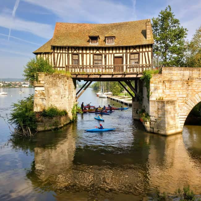 Bike tour from Vernon to Giverny with local guide - Arriving in Giverny: finishing near Monet’s house and gardens
