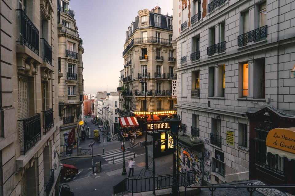 Boutiques and Patisseries: Book a Local in Paris - How You Get Matched With a Like-Minded Parisian
