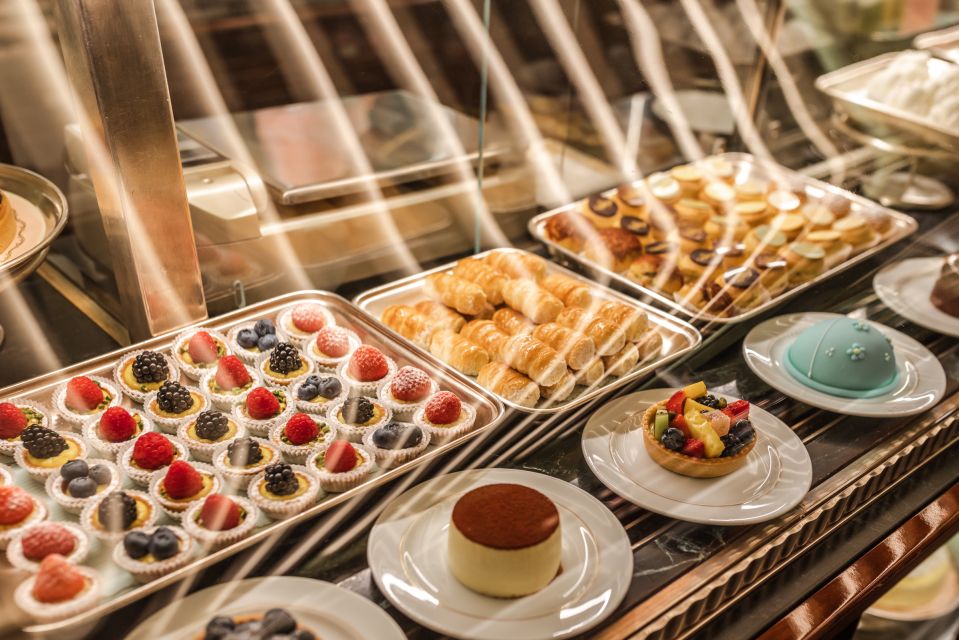 Boutiques and Patisseries: Book a Local in Paris - Quick Checklist Before You Meet Your Guide