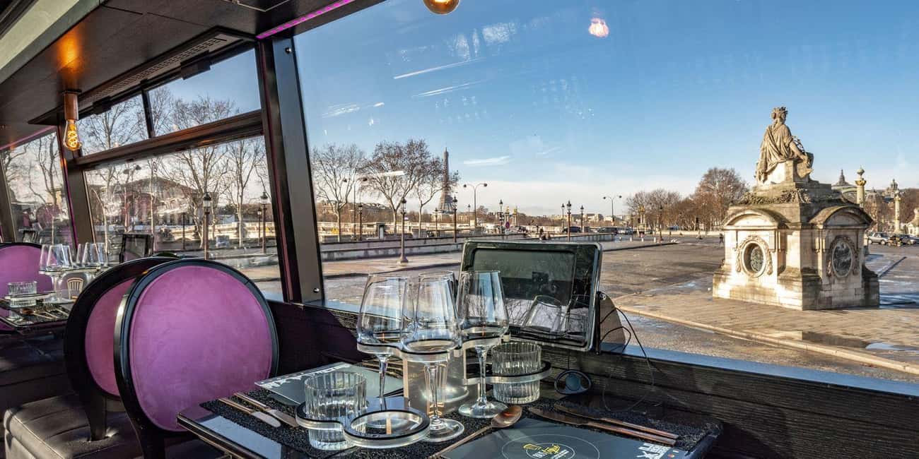 Champs Elysées Bus Toqué Lunch w/ a Glass of Champagne - The view from above: glass roof + 4 meters up