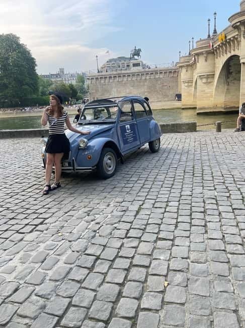 Classic 2CV Tour paris 2h - A Citroën 2CV turns Paris into a street-level story