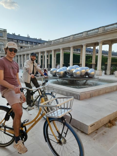 Discover Paris by bike - Place de la Concorde: grand scale, guided context