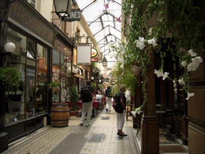 Discover Secret Passages in Paris - Walking through les passages couverts: five focused arcades