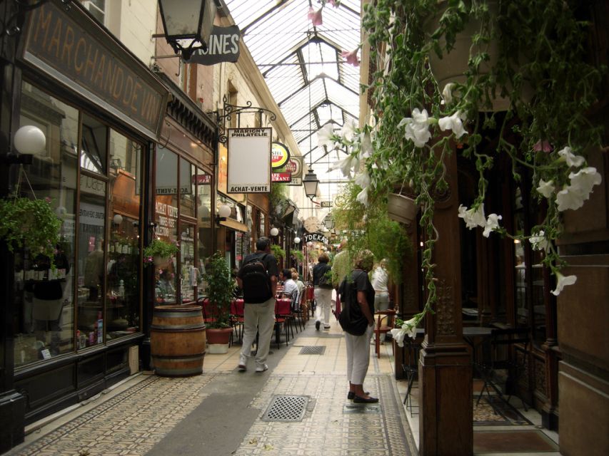 Discover Secret Passages in Paris - Walking through les passages couverts: five focused arcades