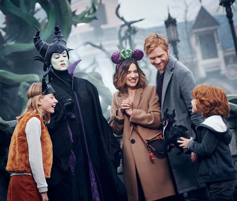 Disneyland® Paris Tickets for Train and Parks - Disneyland Paris: Sleeping Beauty Castle and the Nighttime Show Cycle