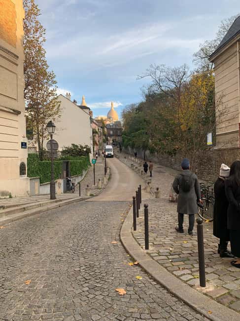 Eat, play & Love - Montmartre Walking Tour- Kids friendly - - Montmartre in Three Hours: Eat, Walk, Play