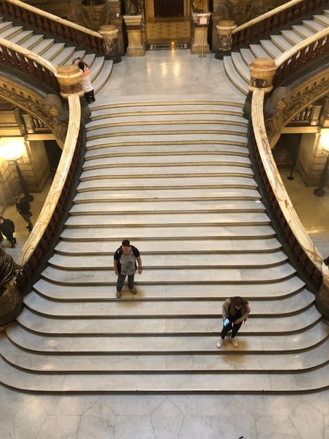 Family-friendly treasure hunt at Opera Garnier - The guide makes or breaks the experience
