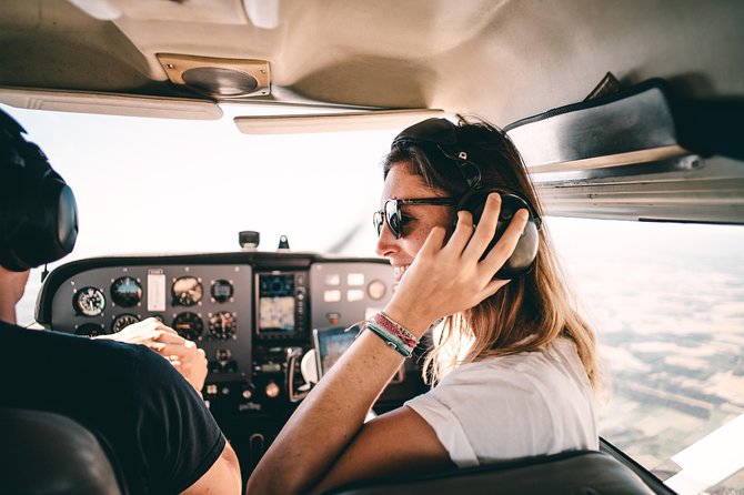 Fly around Paris with a local pilot - Who will love this most (and who might not)
