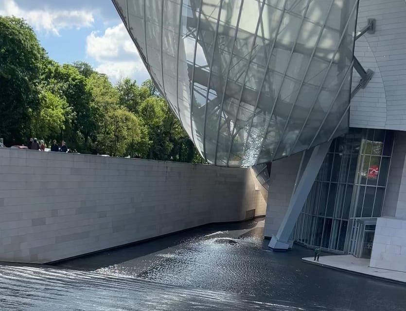 Fondation Louis Vuitton: Ticket Entry & Private Tour - Contemporary art highlights: what you might see in rotating exhibitions