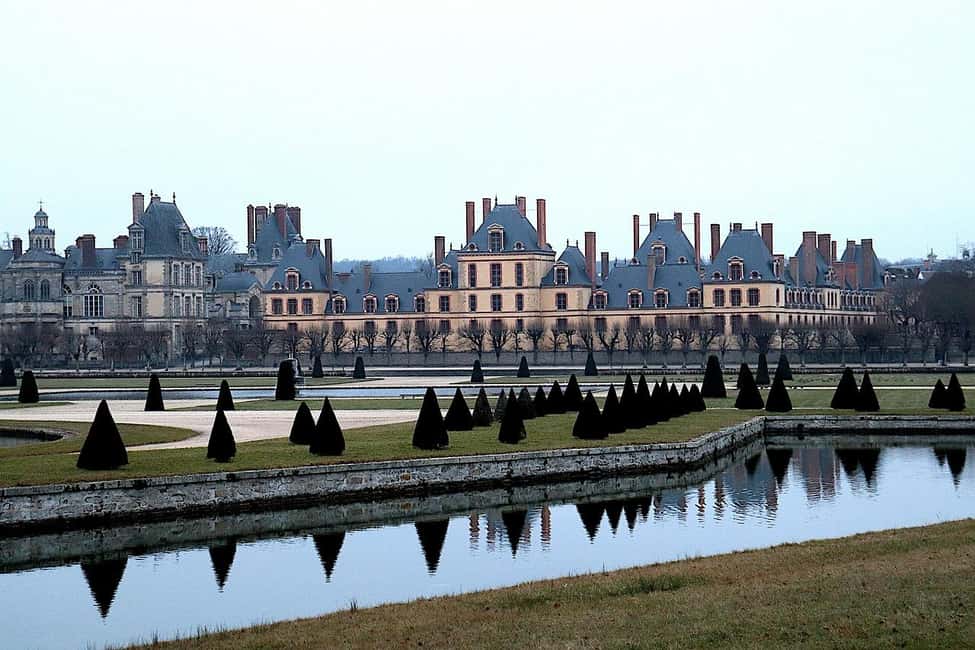 Fontainebleau Castle Private guided tour from Paris - Key Things to Know Before You Go