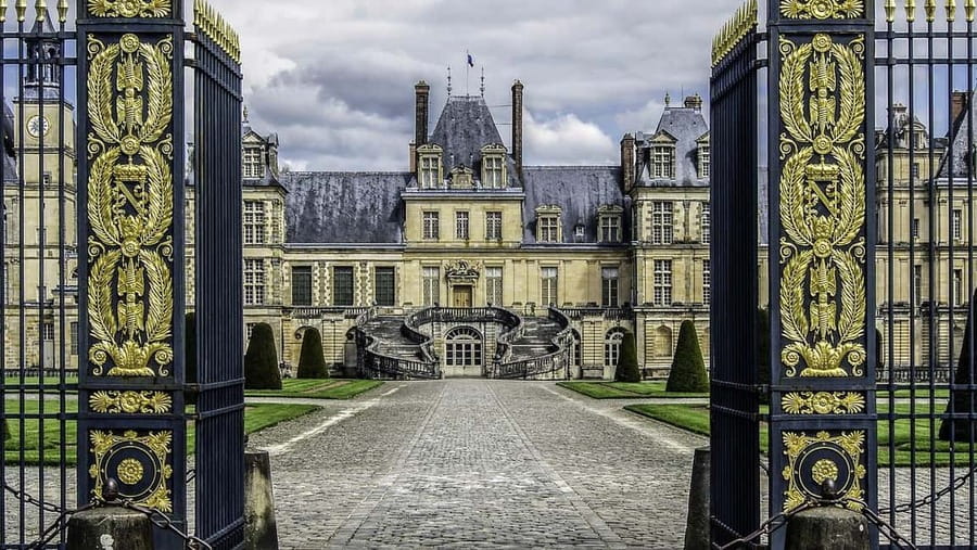 Fontainebleau Castle Private guided tour from Paris - Private Fontainebleau Castle Tour: 5 Hours With Hotel Pickup