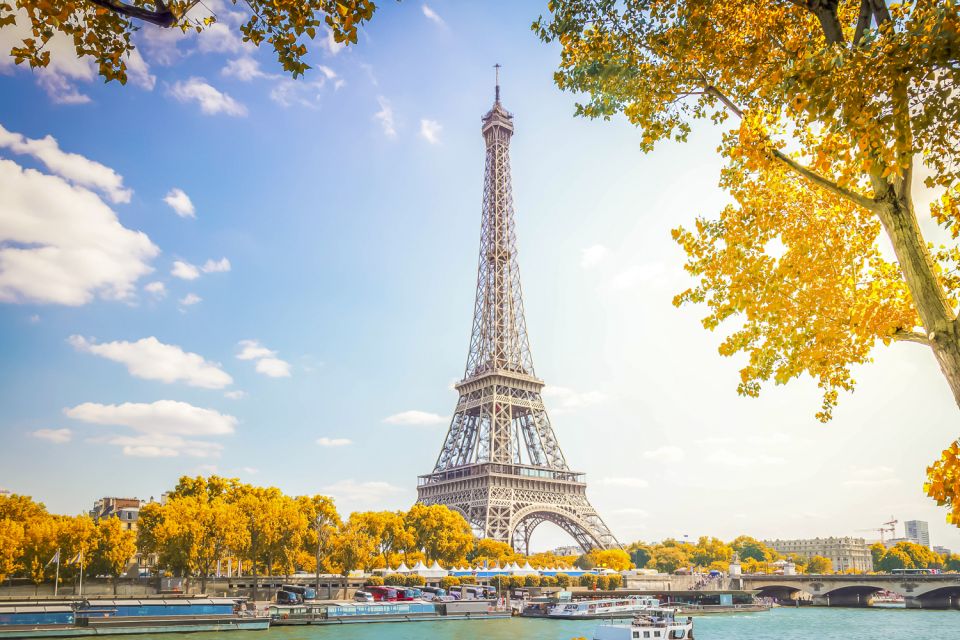 From London: Eiffel Tower, Notre Dame & Louvre Day Tour - The guided panoramic tour: where you get your bearings fast