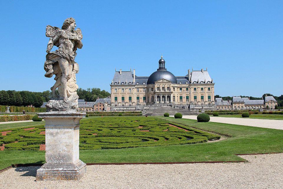 From Paris: Fontainebleau & Vaux-le-Vicomte Private Tour - Finding Napoleon Bonaparte’s Throne at Fontainebleau