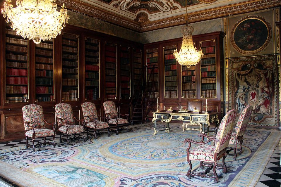 From Paris: Fontainebleau & Vaux-le-Vicomte Private Tour - Vaux-le-Vicomte: The Baroque Château That Upset King Louis XIV