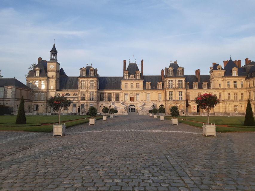 From Paris: Fontainebleau & Vaux-le-Vicomte Private Tour - Fontainebleau Palace: The Royal Château Still Lived In After 700 Years