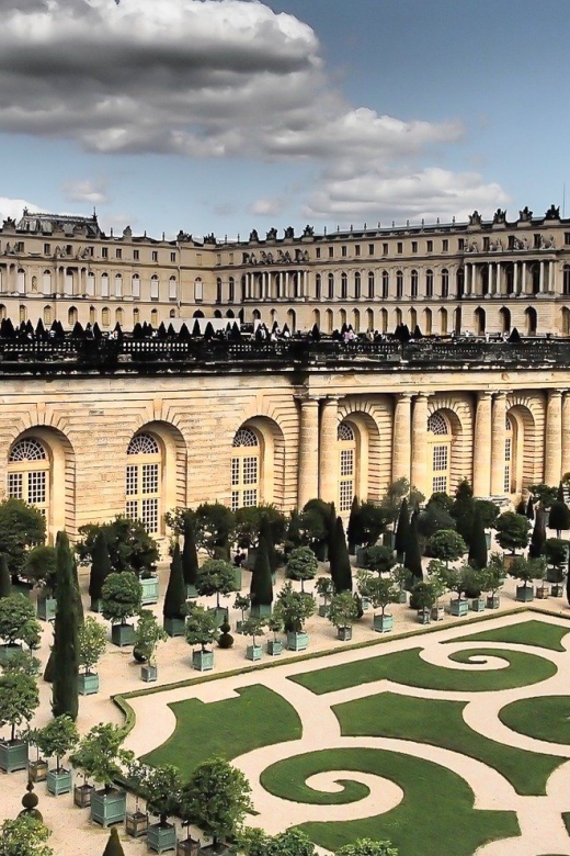From Paris: Giverny and Versailles Private Full-Day Trip - Versailles Palace: Hall of Mirrors and the rooms worth your time