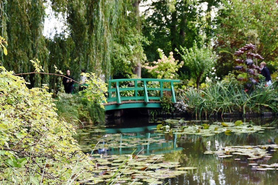 From Paris: Giverny & Monet’s House Skip-the-Line Tour - Monet’s gardens: where the painting starts (and where time goes)