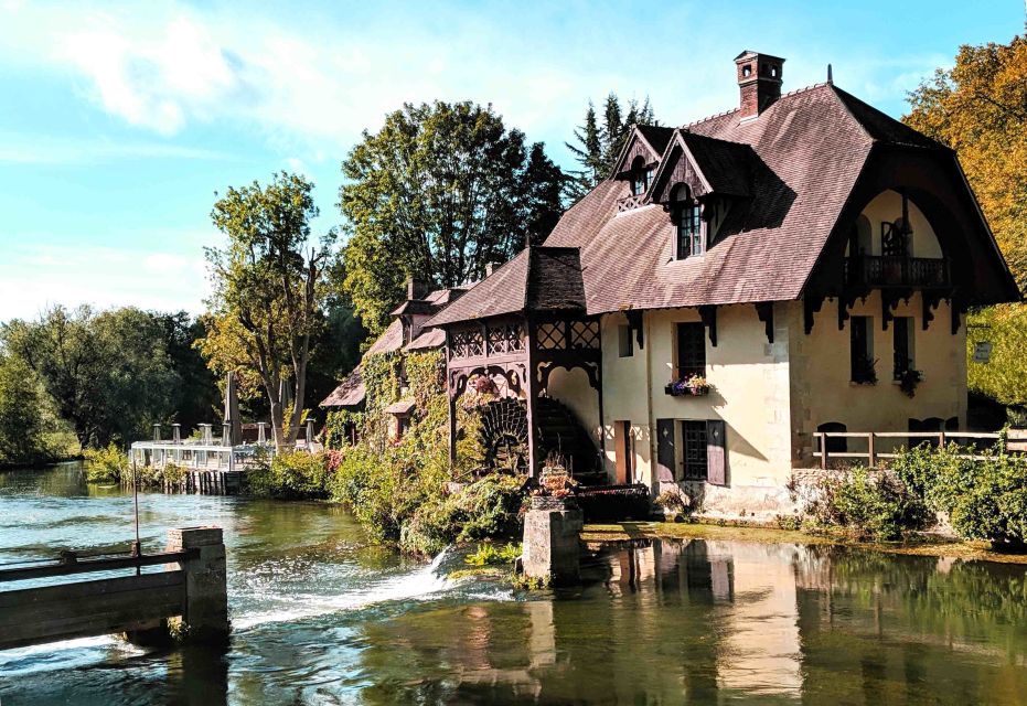From Paris: Monet Impressionism Tour to Giverny by Minibus - Strolling Through Giverny Village Streets