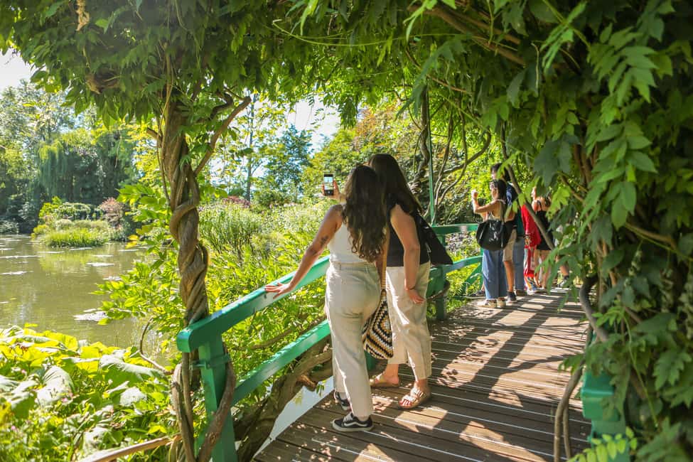 From Paris: Monet Impressionism Tour to Giverny by Minibus - What’s Not Included (And How to Plan Around It)