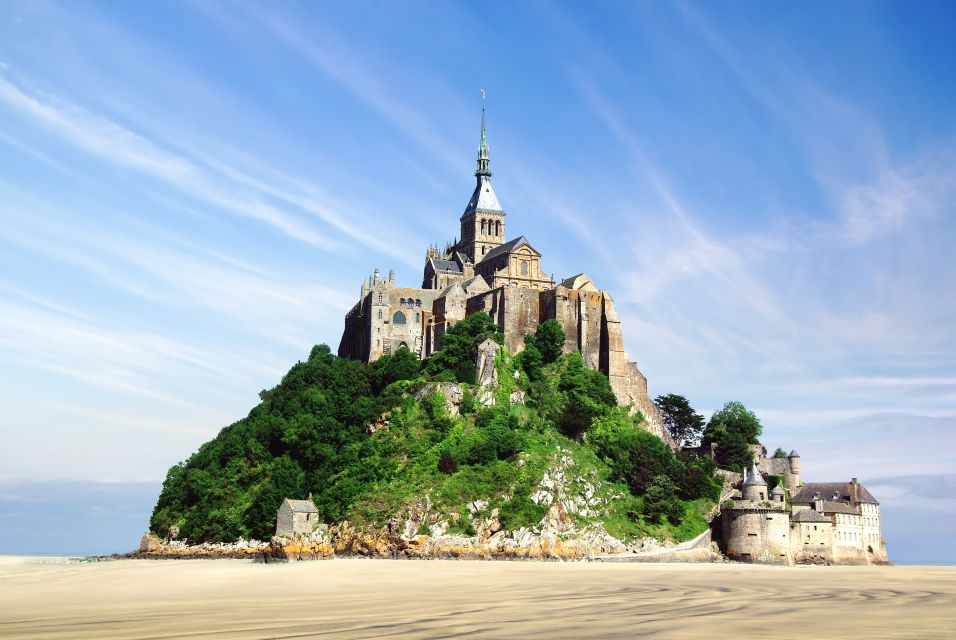 From Paris: Mont St Michel and Loire Valley 2 Day Tour - Day two in the Loire Valley: Langeais, Chenonceau, Chambord
