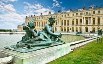 From Paris: Versailles Full-Day Guided Tour with Lunch - Meeting point in central Paris and the minibus ride