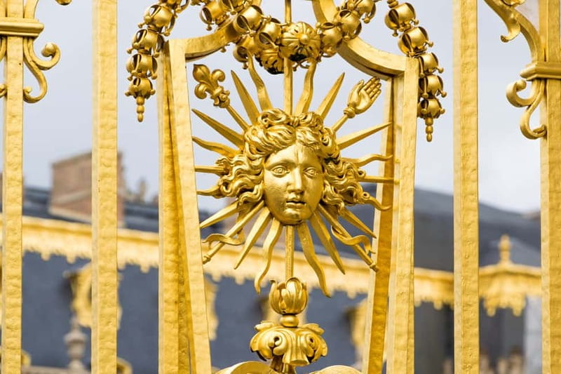 From Paris: Versailles Palace Guided Tour with Bus Transfers - Inside the Palace of Versailles: The Rooms That Matter (and Why 2 Hours Works)