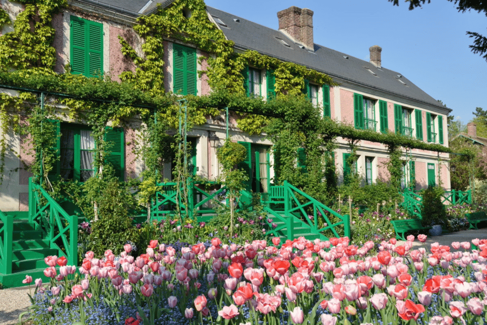 Giverny: Monet's House & Gardens Private Guided Tour +Ticket - Guide language and style: when it clicks, you get more meaning