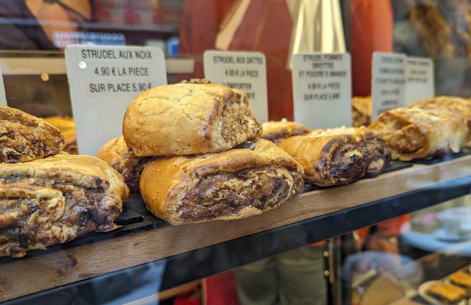 Jewish Marais - Yiddish world : Walking tour and pastries - The Pletzl and Rue des Rosiers: watching Jewish Paris in action