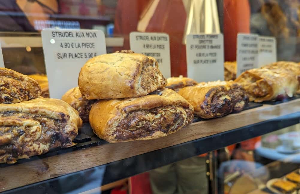 Jewish Marais - Yiddish world : Walking tour and pastries - Courtyard access at the Museum of Jewish Art and History