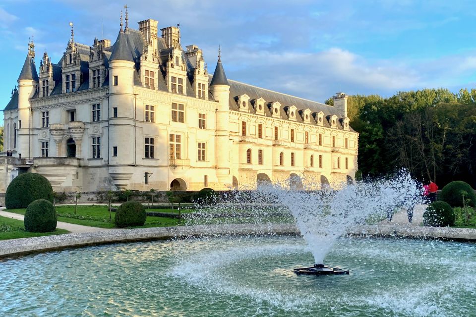 Loire Valley Castles: Chenonceau, Amboise & Da Vinci Trip - A one-day Loire Valley circuit from Paris (and why the minivan matters)