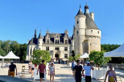 Loire Valley Castles: Chenonceau, Amboise & Da Vinci Trip - Chenonceau: the ladies’ castle, the river arches, and the gardens