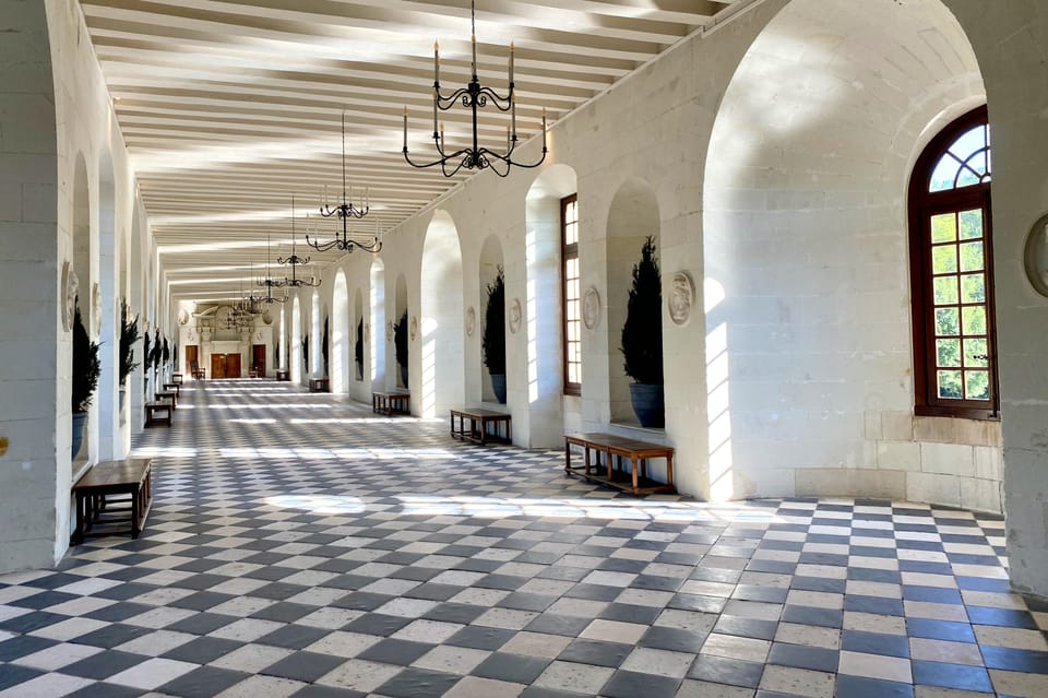 Loire Valley Royal Castles Small Group Day Trip from Paris - Château de Chenonceau: the ladies’ castle with river arches and big garden drama