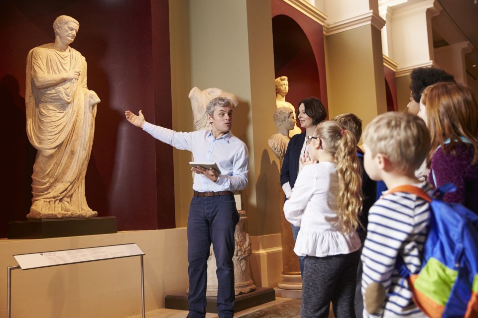 Louvre Masterpieces Private Guided Tour with Reserved Access - The 2-hour route: from medieval foundations to the Sphinx