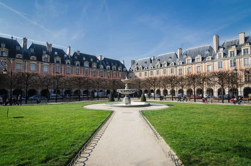 Louvre Masterpieces Private Guided Tour with Reserved Access - Price and value: $527 per person for a 2-hour shortcut