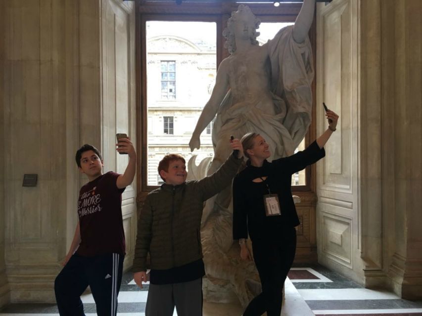 Louvre Museum Child-Friendly Private Tour for Families - Logistics That Matter: Shoes, Bag Size, and What to Bring