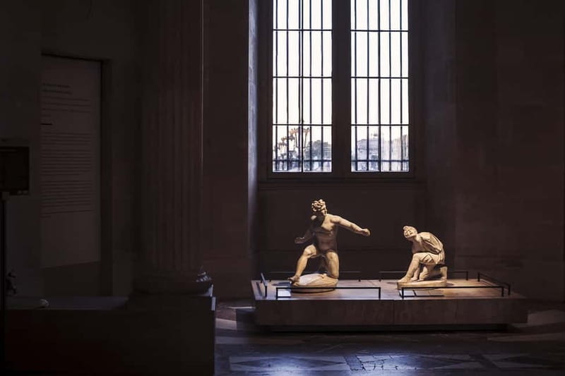 Louvre Museum: Mona Lisa Without the Crowds Last Entry Tour - Should you book this last-entry Mona Lisa tour?
