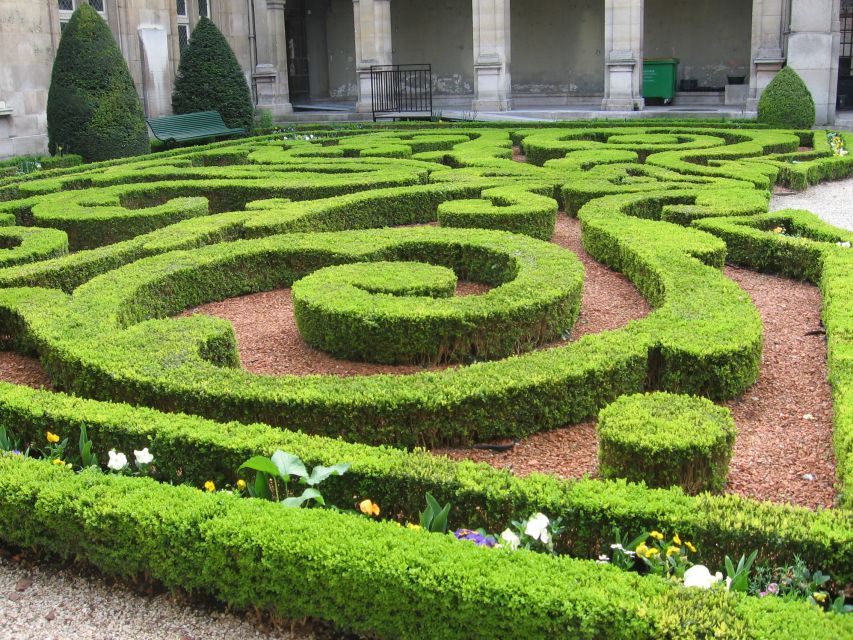 Marais Walking Tour: Lifestyle in Paris - Price and Value: Is $135 for 150 Minutes Worth It?