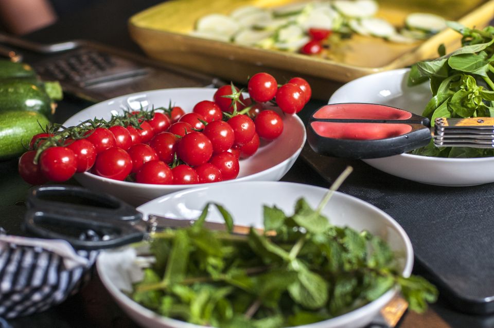 Market Visit and Cooking Class with a Parisian Chef - Tasting and sharing: the meal becomes the lesson