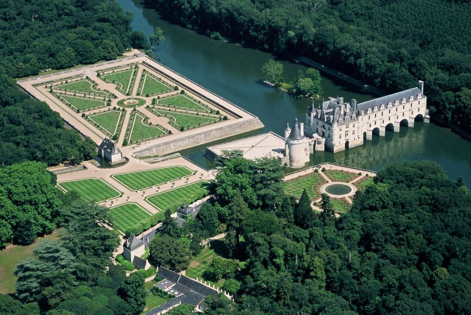 Mont Saint-Michel & Chateaux Country 3-Day Tour from Paris - Key points that matter on this tour
