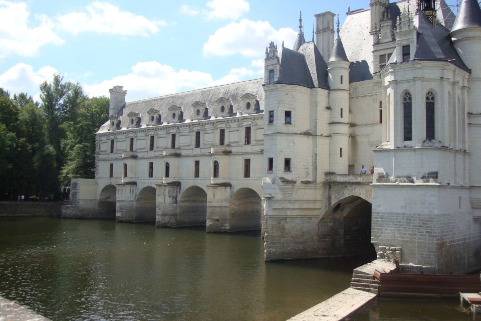 Mont Saint-Michel & Chateaux Country 3-Day Tour from Paris - Guide and driver quality: Leila, Bryan, and Jamel as the difference-makers