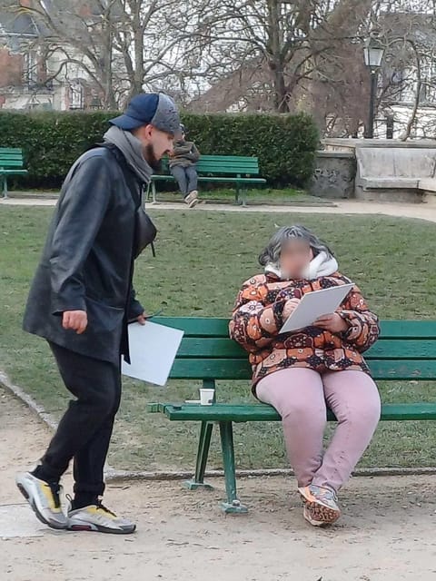 Montmarte painting session and walking tour for kids ! - The outdoor reality: steep streets, no indoor landmark breaks, and how to handle it