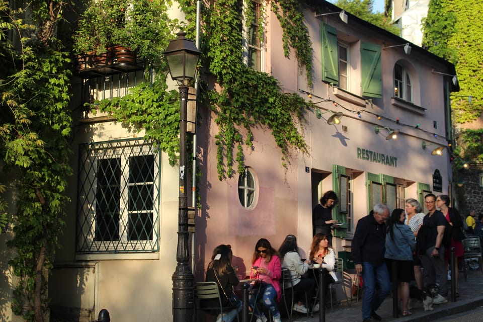 Montmarte painting session and walking tour for kids ! - Who should book this tour, and who might want a different plan