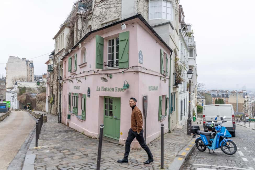 Montmartre Sacre Coeur area photoshoot by Paris photographer - The photo delivery: 200+ originals, high-res JPEG, and quick sharing