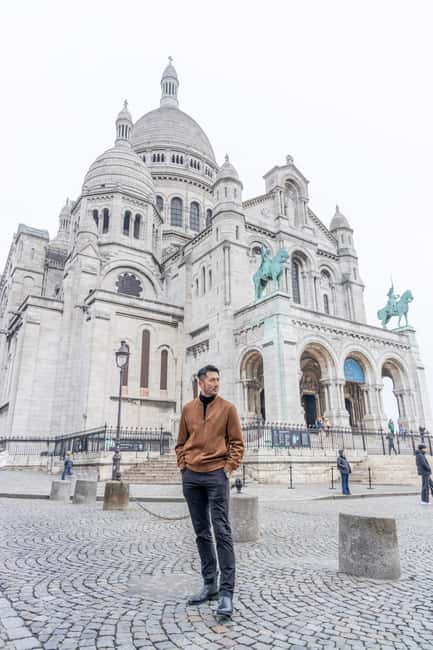 Montmartre Sacre Coeur area photoshoot by Paris photographer - Syed’s style: direction that helps you look natural fast