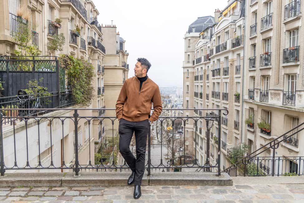 Montmartre Sacre Coeur area photoshoot by Paris photographer - Where you meet on 55 Rue Lamarck and how the 25 minutes plays out
