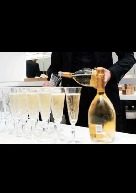 Montmartre Walking tour & French Perfumery Experience - L’Atelier Parfum: champagne, scent families, and AI mood matching
