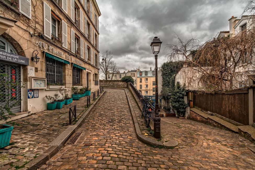 Montmartre Walking Tour in English - Key things I found most compelling