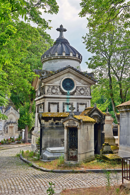Mysteries of Père Lachaise - Alan Kardec and Spiritualism: Communicating with the Dead